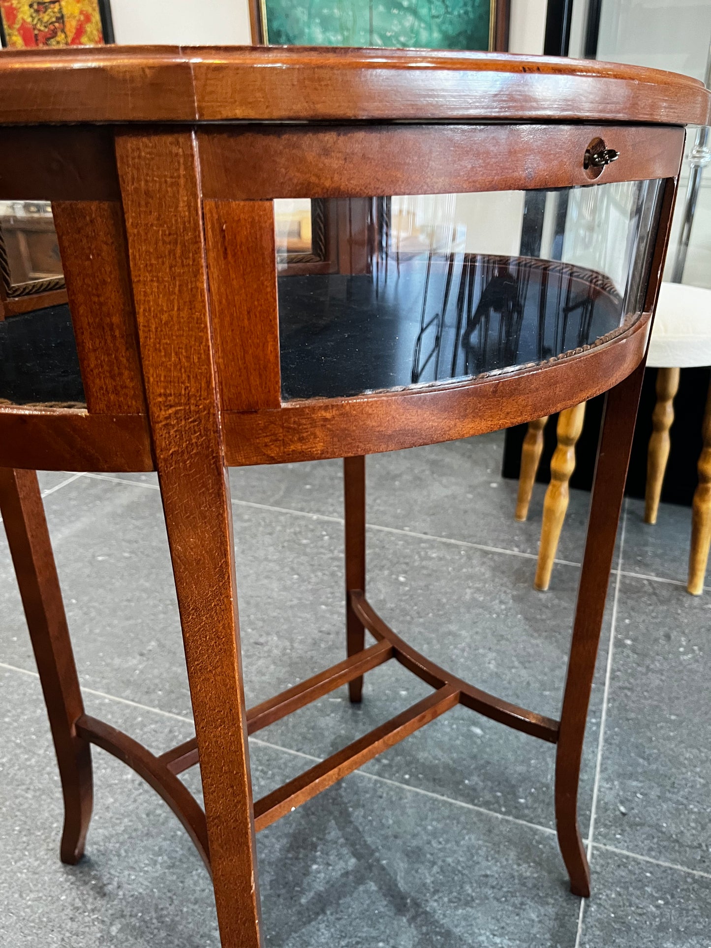 Vitrine sur pied