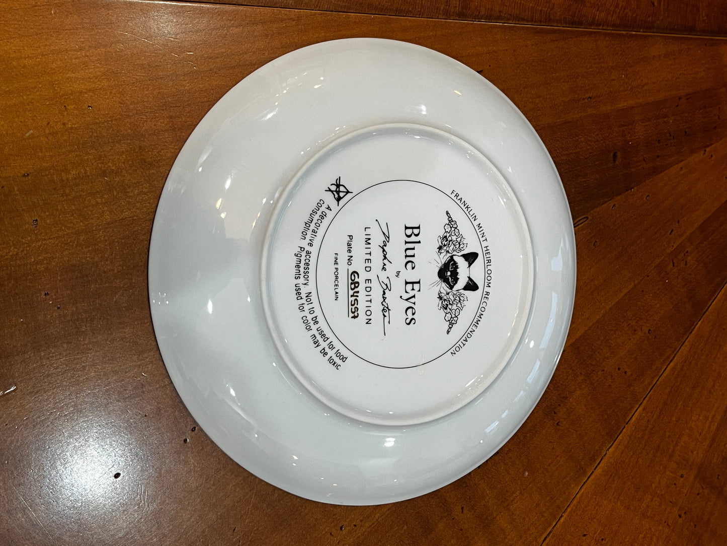Assiette en porcelaine fine édition limitée by Daphne Baxter