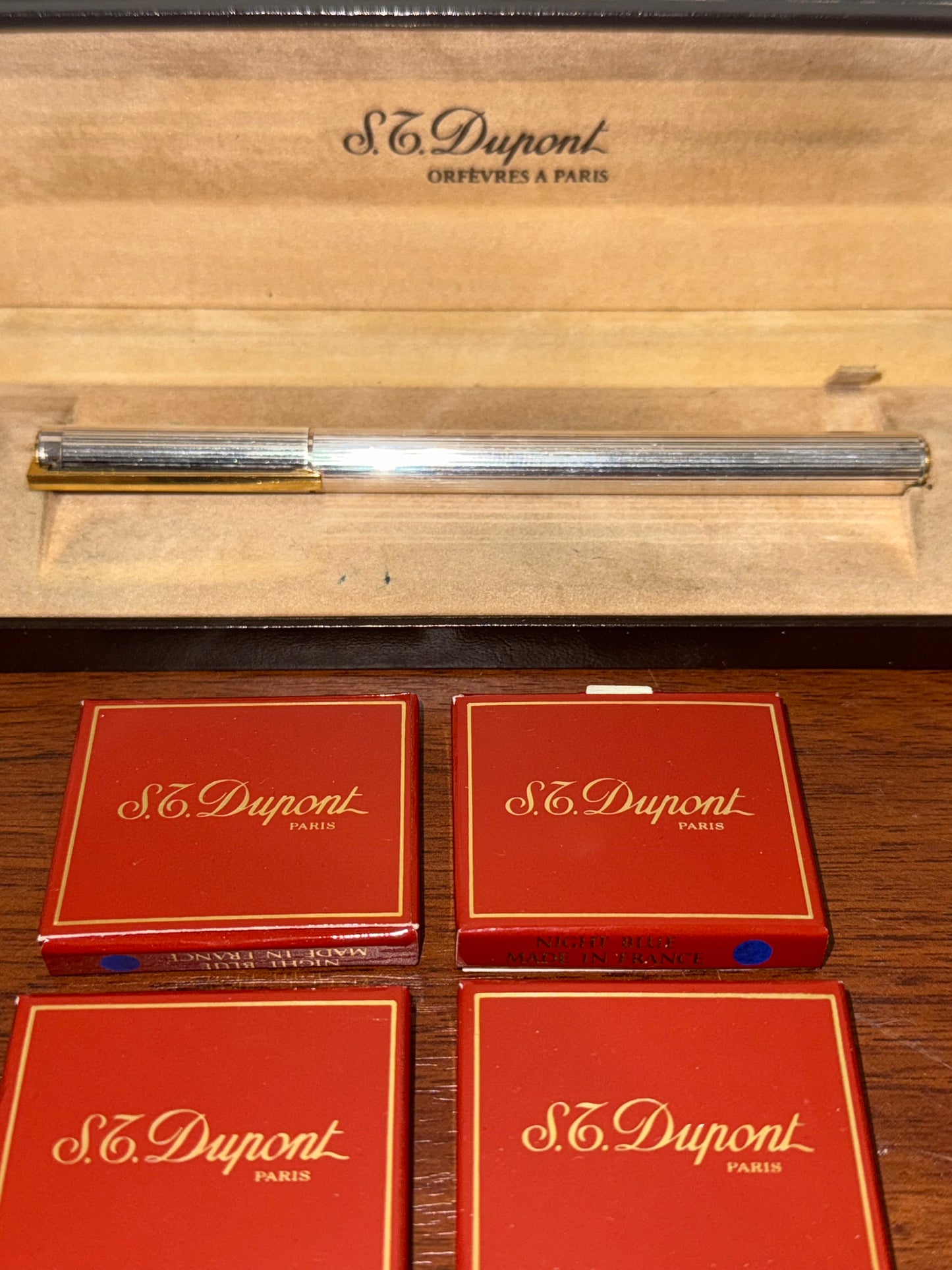 Stylo-plume S.T. Dupont en argent massif et plume or 18 carats 750