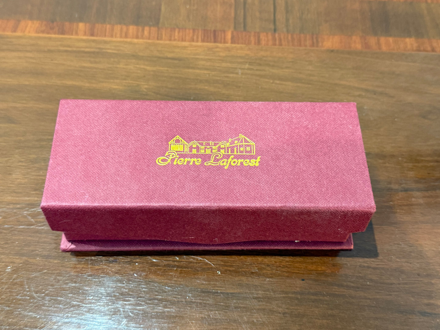 Bouchon de bouteille en métal et cristal – Pierre Laforest