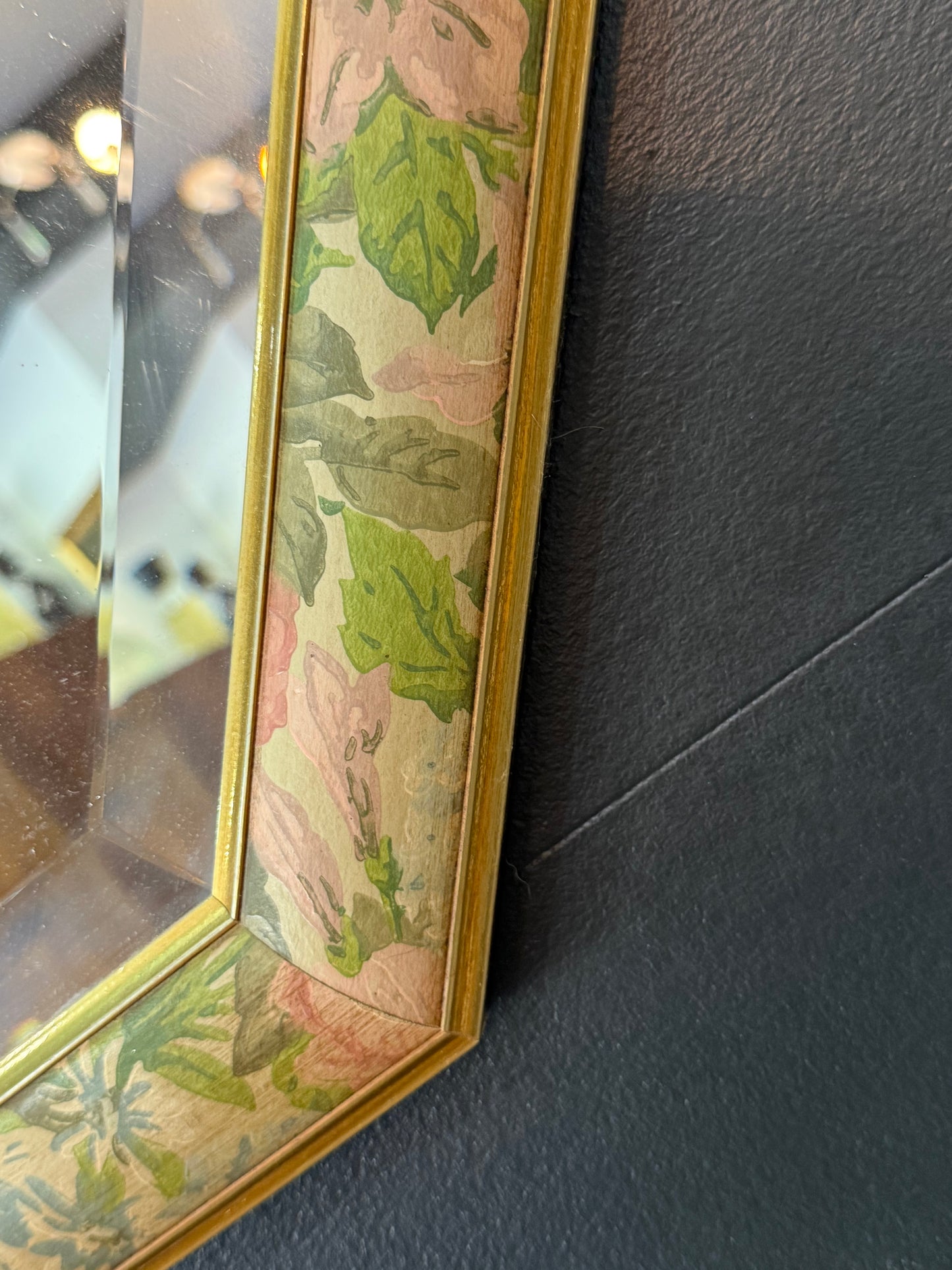 Miroir octogonal vintage à encadrement floral doré – 1989