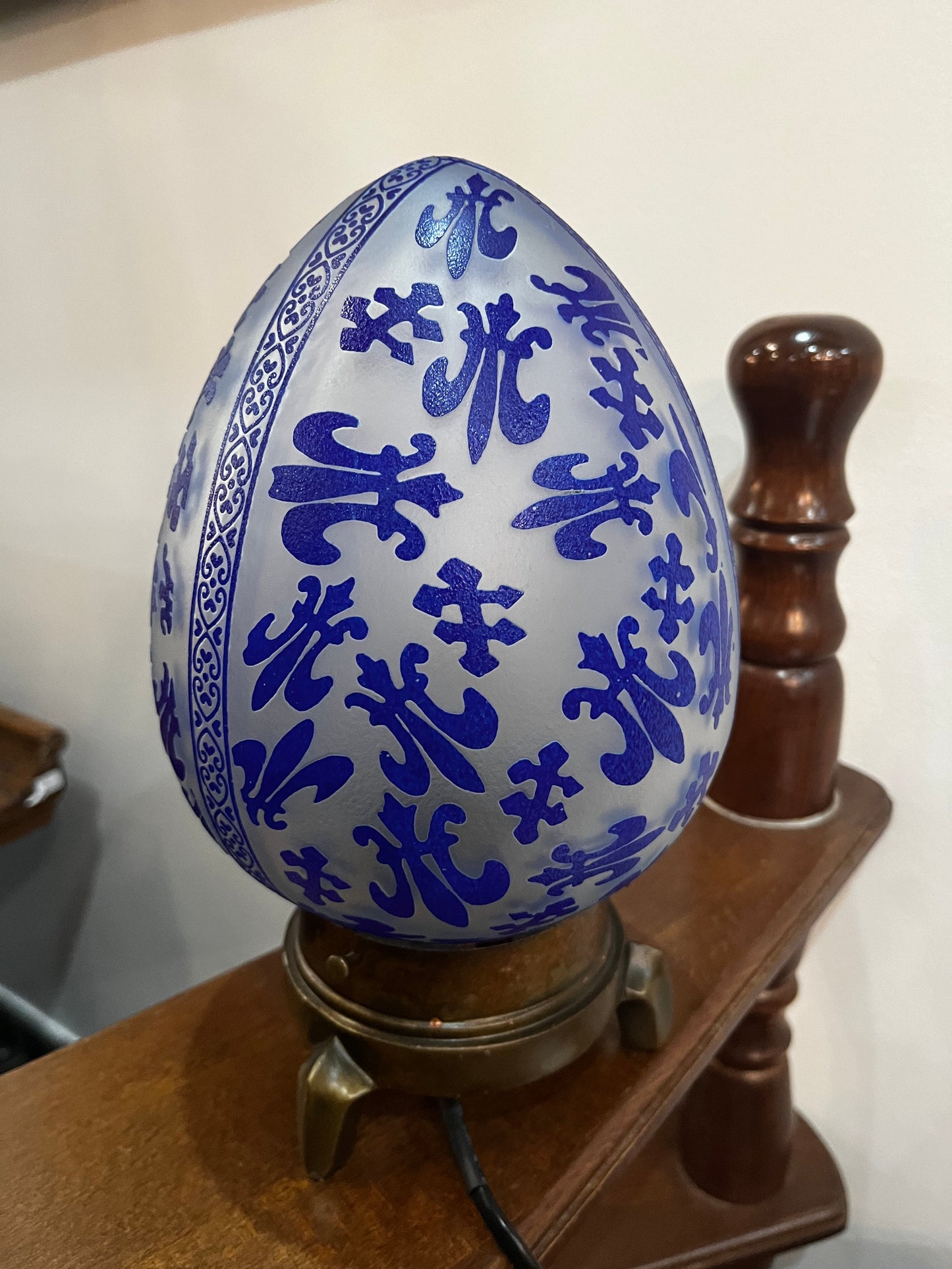 Lampe globe en verre forme œuf