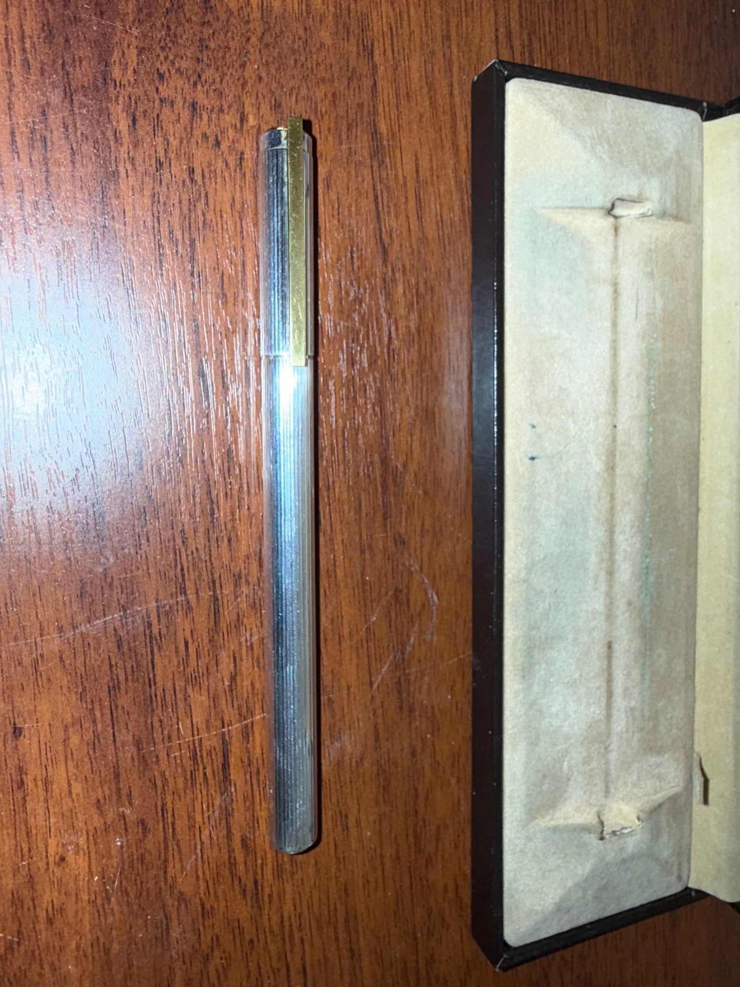 Stylo-plume S.T. Dupont en argent massif et plume or 18 carats 750