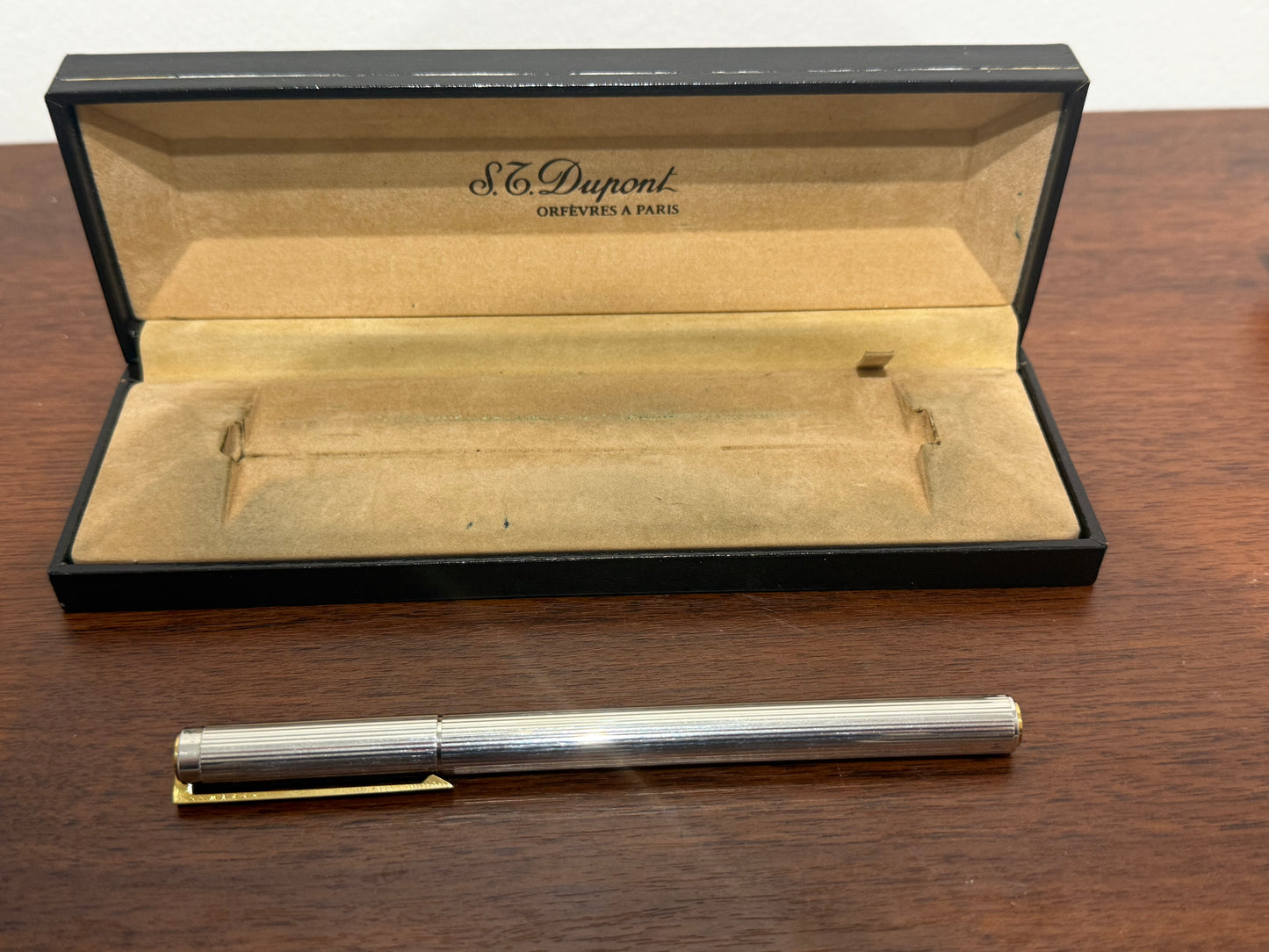 Stylo-plume S.T. Dupont en argent massif et plume or 18 carats 750
