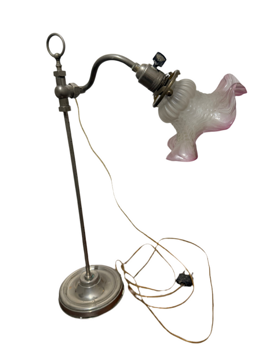 Lampe de bureau articulée en laiton et abat-jour en verre opalescent - Début XXe siècle