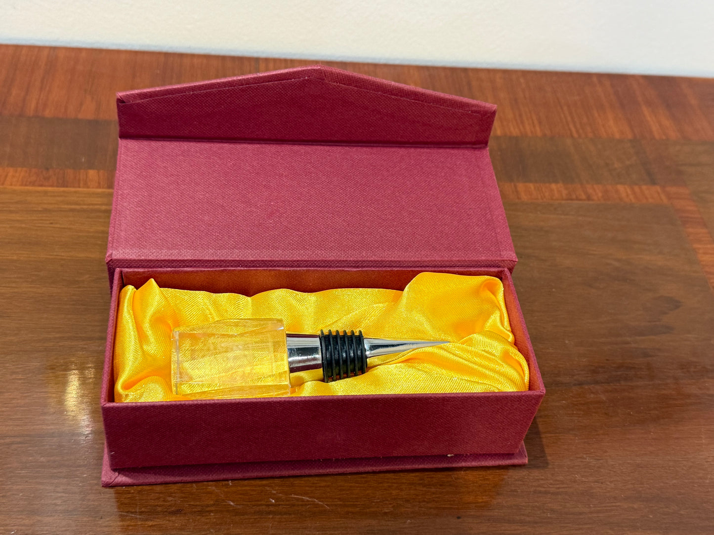 Bouchon de bouteille en métal et cristal – Pierre Laforest