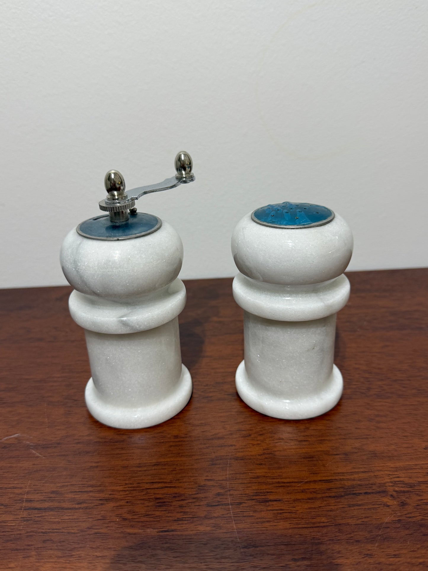 Duo moulin à poivre et salière en marbre blanc