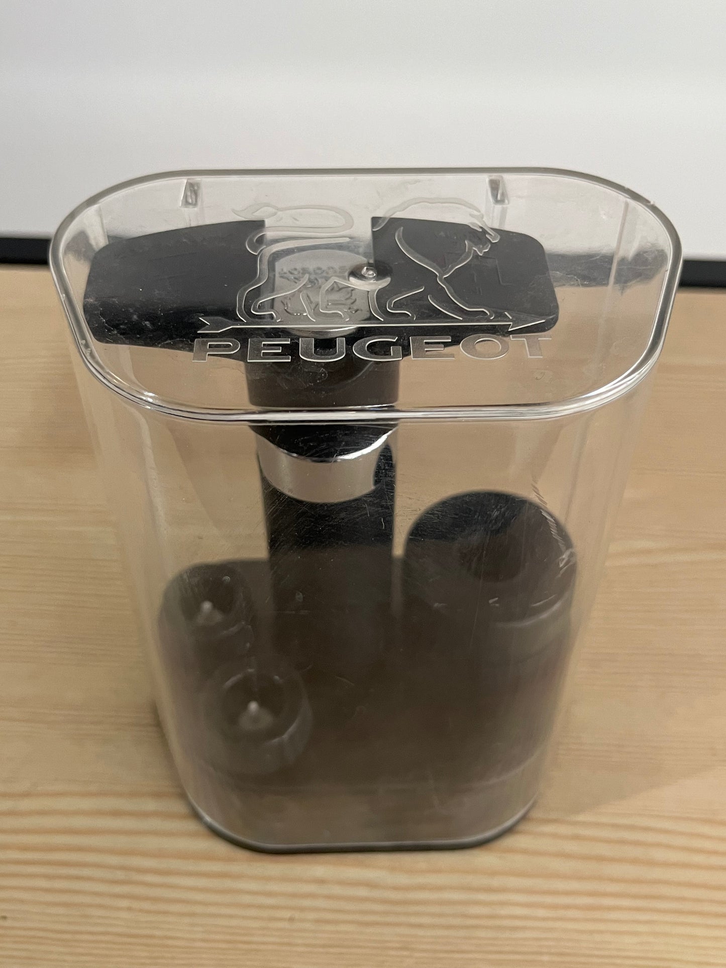 Décanteur vin Peugeot