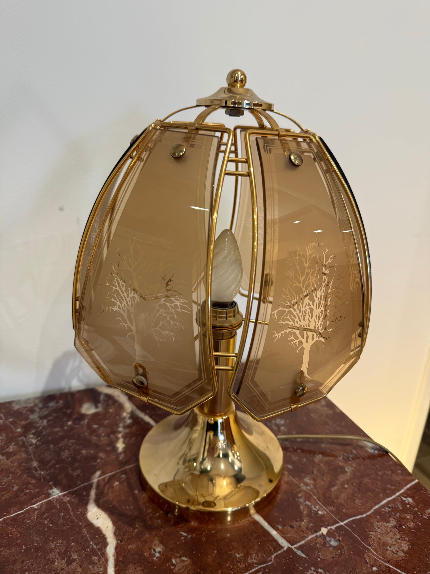 Lampe vintage en laiton et verre fumé gravé