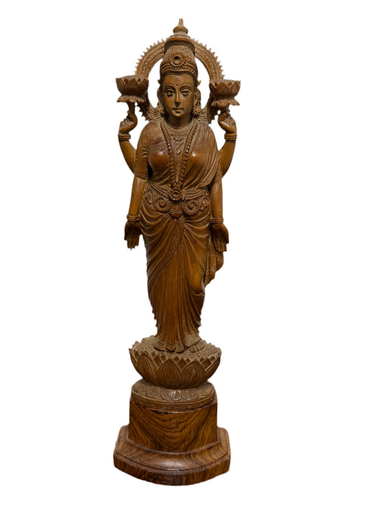 Sculpture ancienne de la déesse Lakshmi en bois sculpté