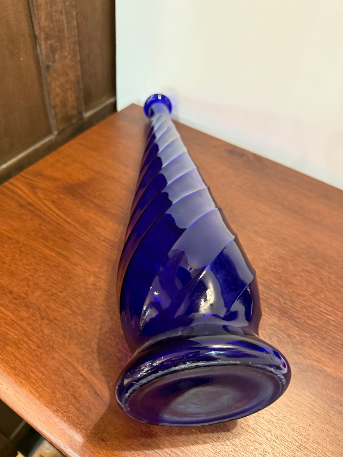 Grand vase torsadé en verre bleu cobalt – 60/70’s H50 cm