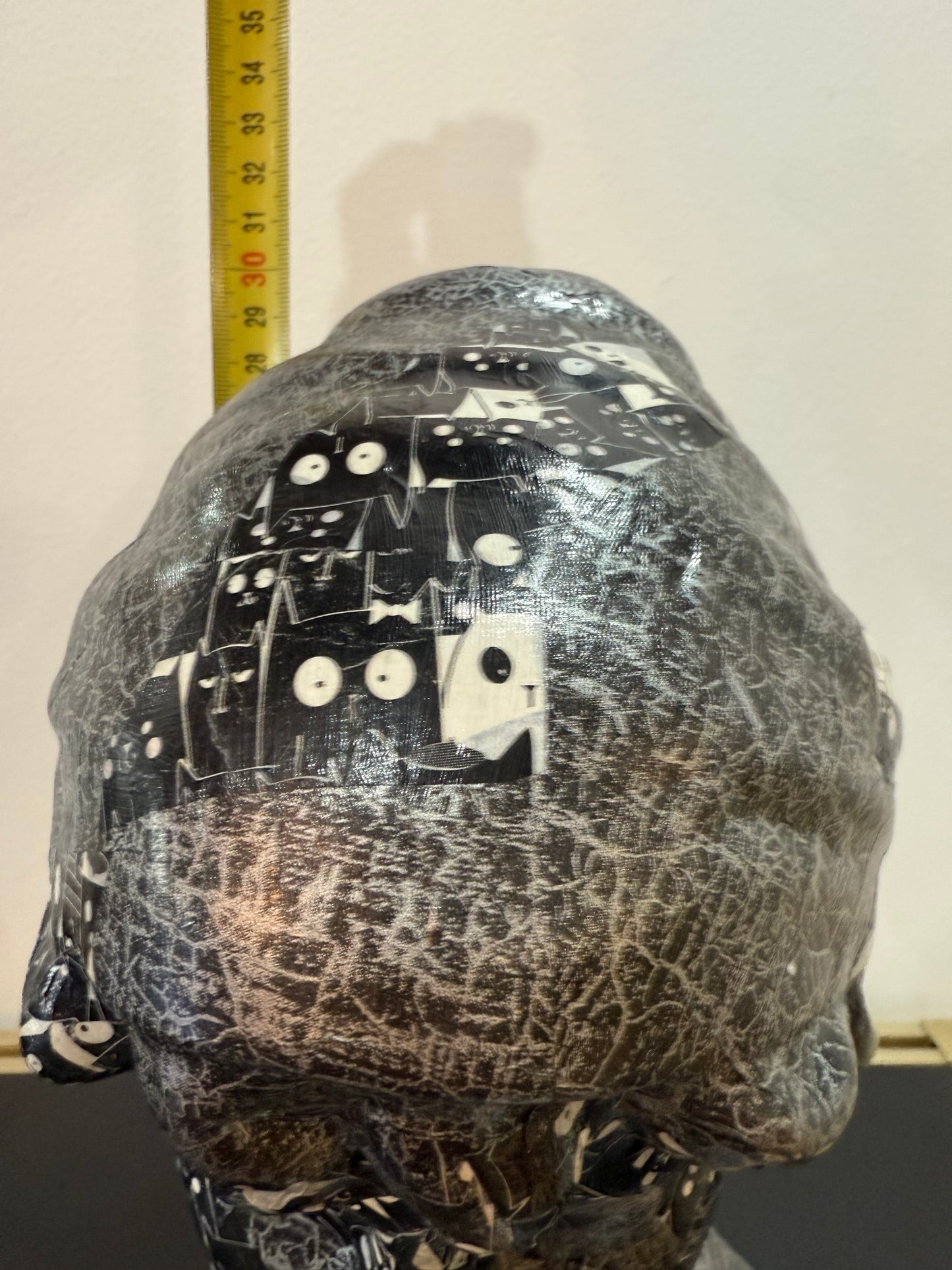 Buste en céramique, graphique motif chat noir papier coller