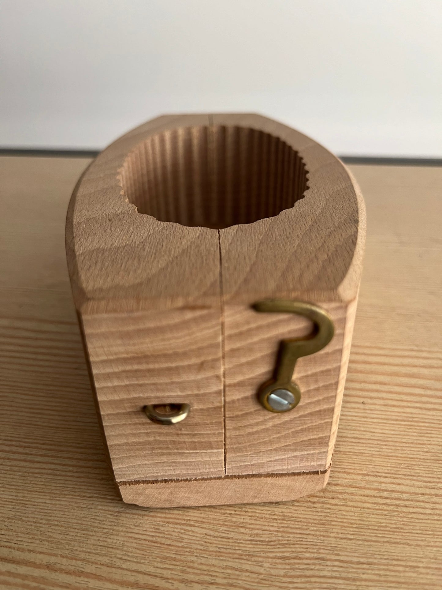 Moule à beurre en bois