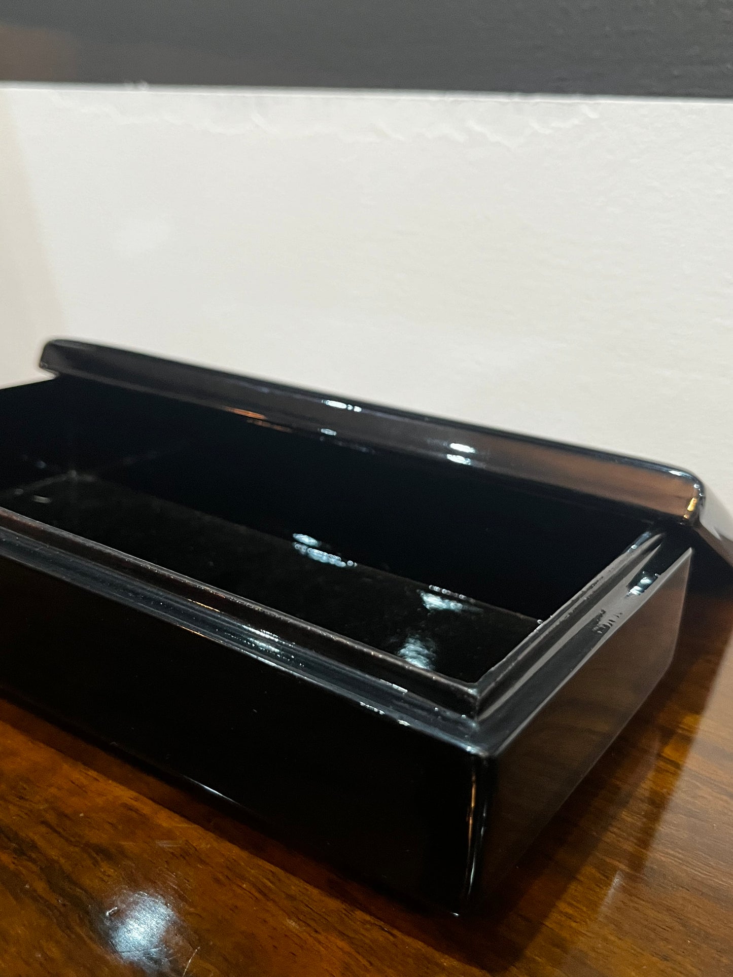 Boîte de rangement en bambou laquée