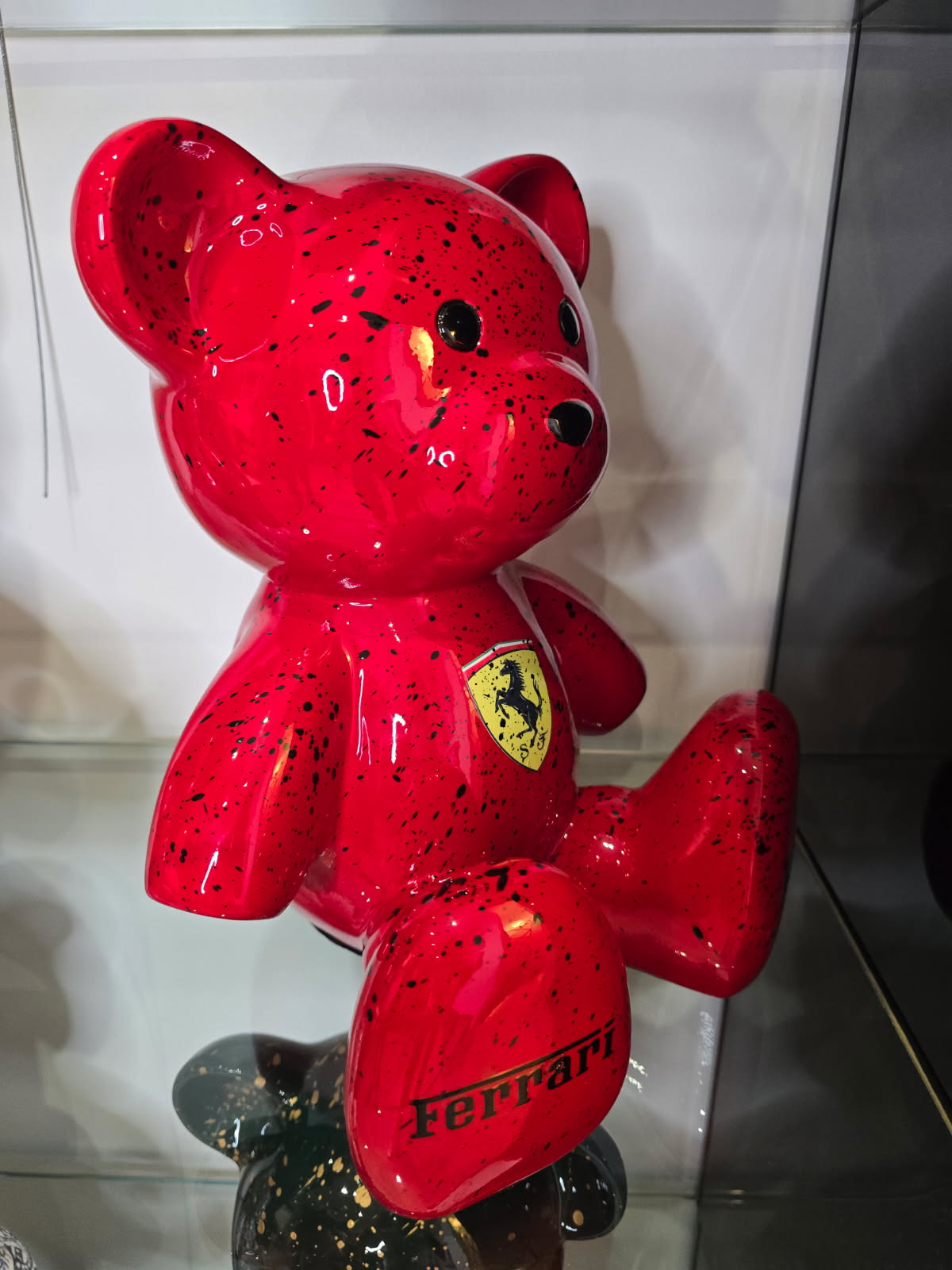 Teddy Bear Ferrari Édition limitée 9/26 – Résine covering – 35 cm
