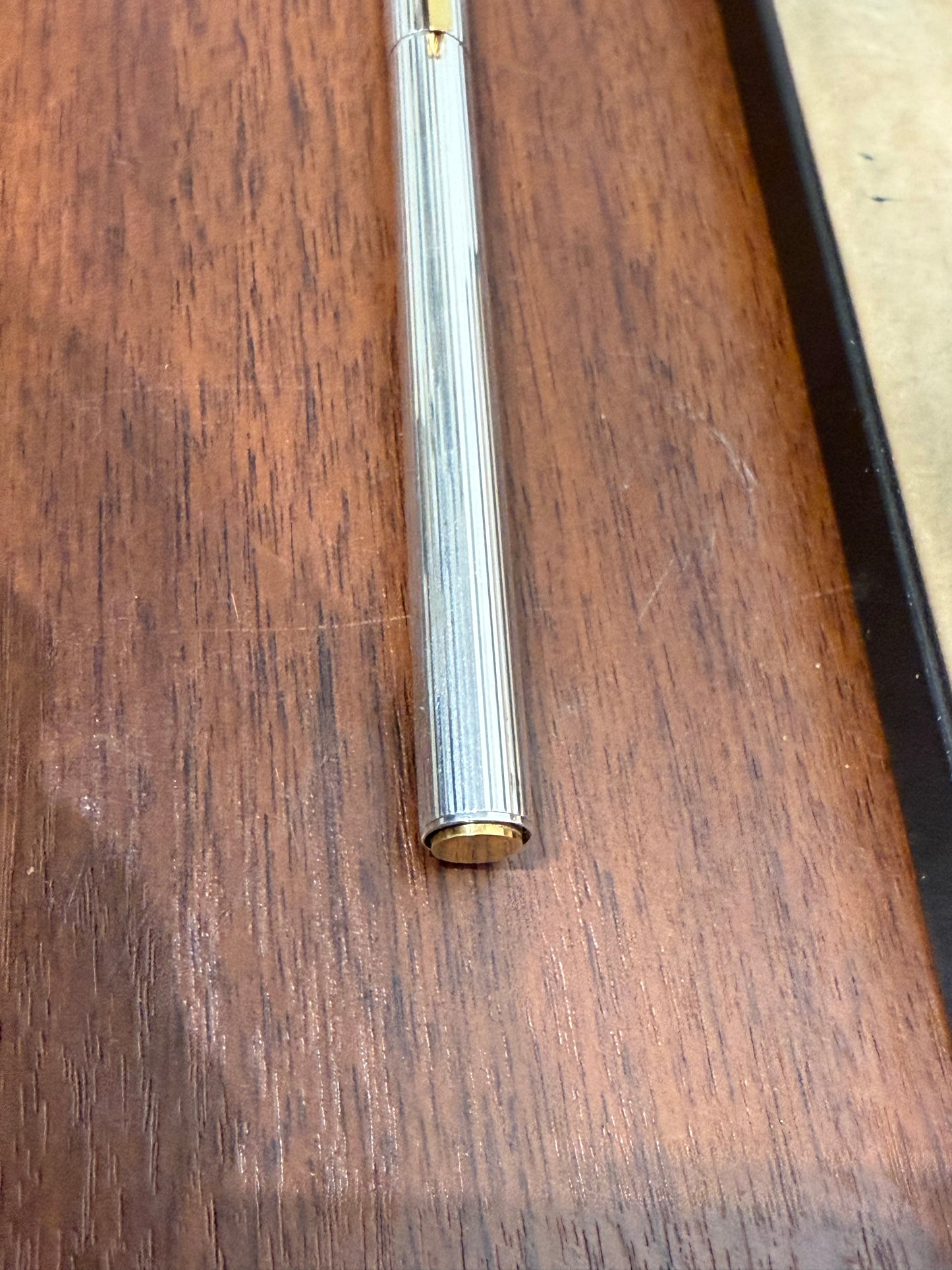 Stylo-plume S.T. Dupont en argent massif et plume or 18 carats 750