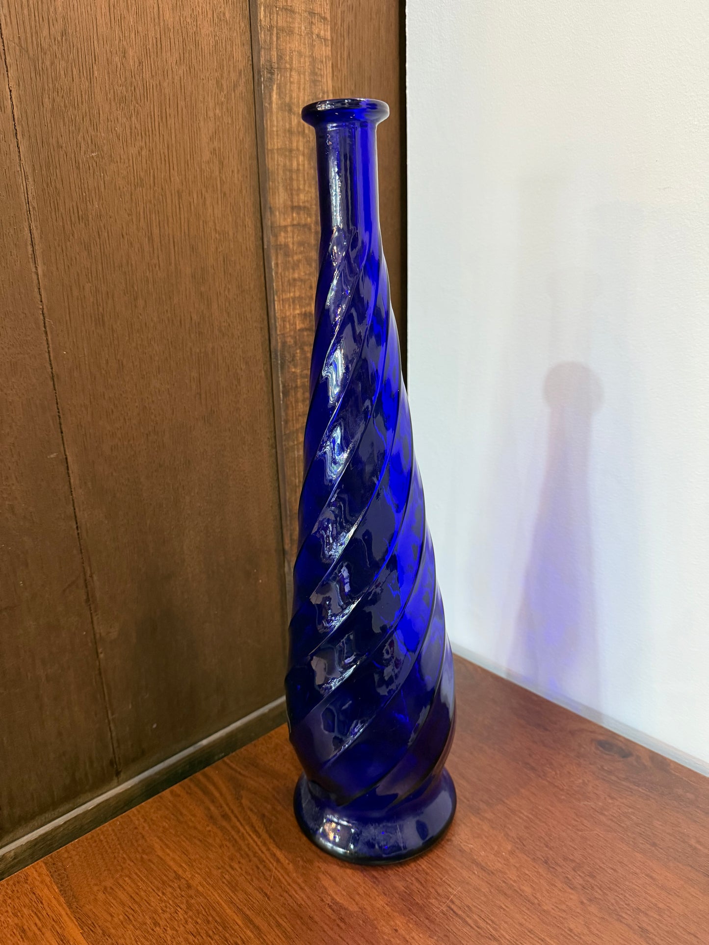 Grand vase torsadé en verre bleu cobalt – 60/70’s H50 cm