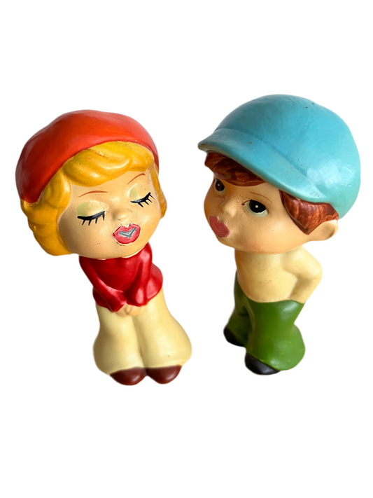 Lot de 2 figurines d’amoureux vintage