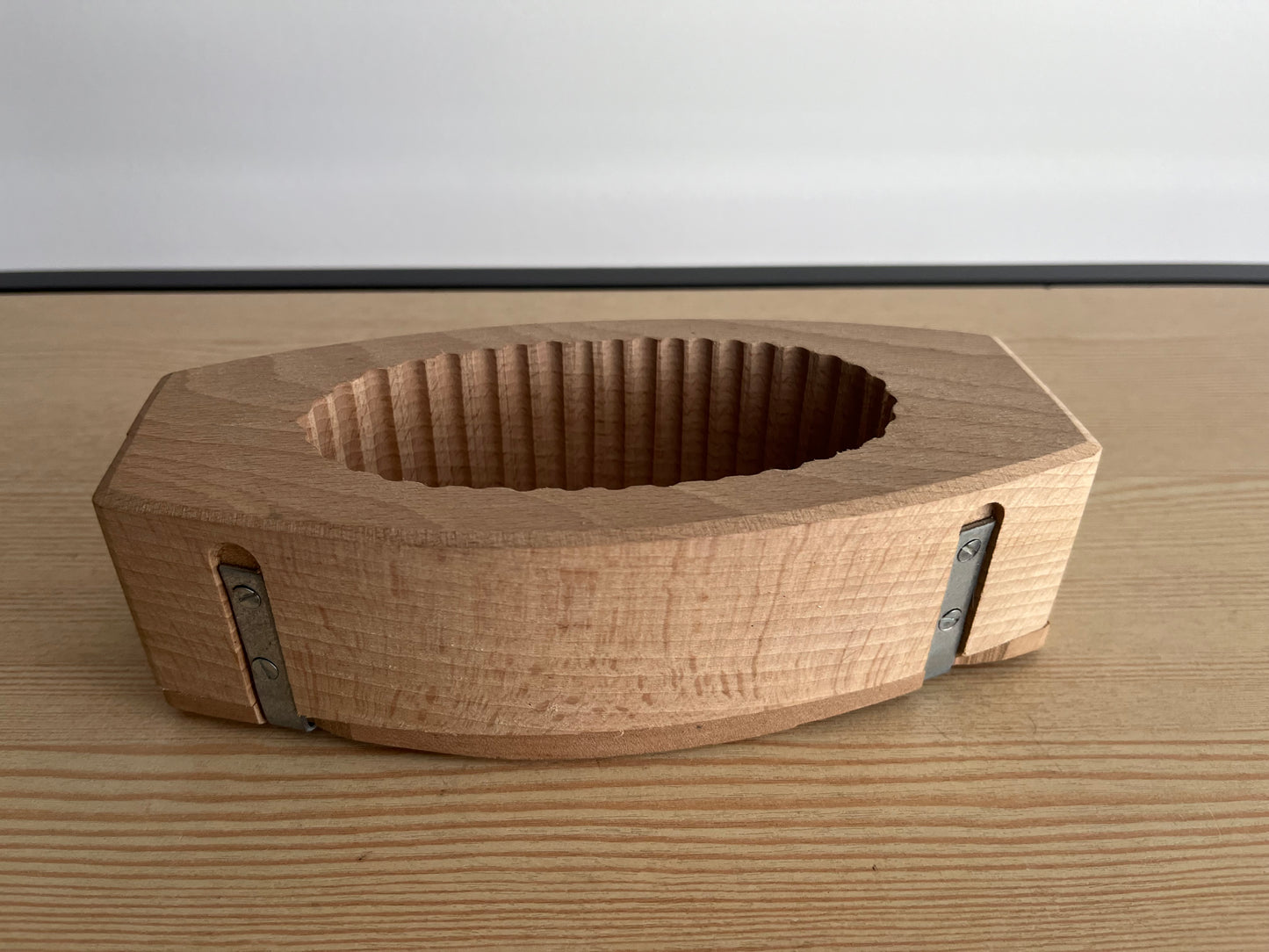 Moule à beurre en bois