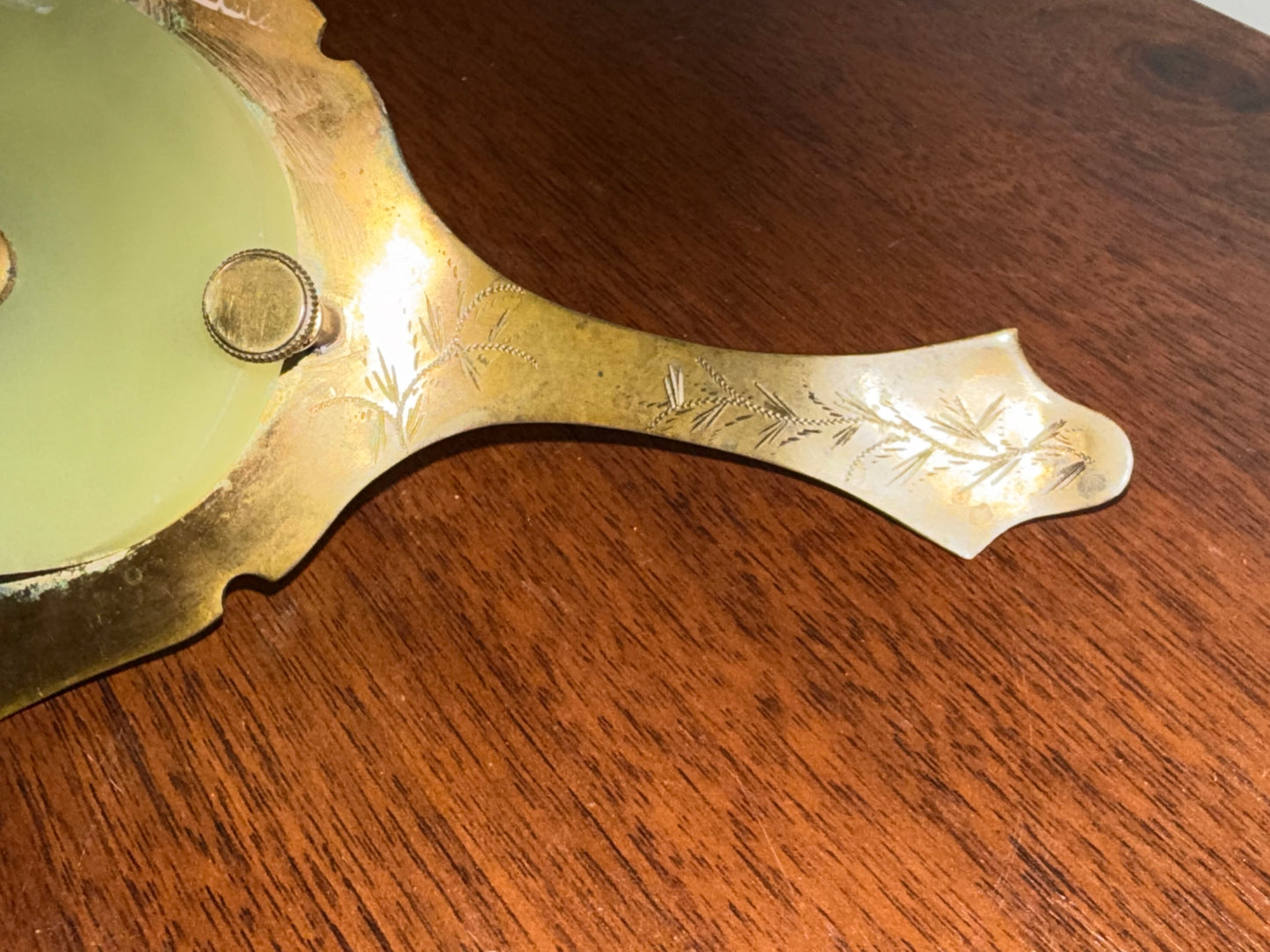 Bougeoir en bronze émaillé cloisonné sur socle en onyx