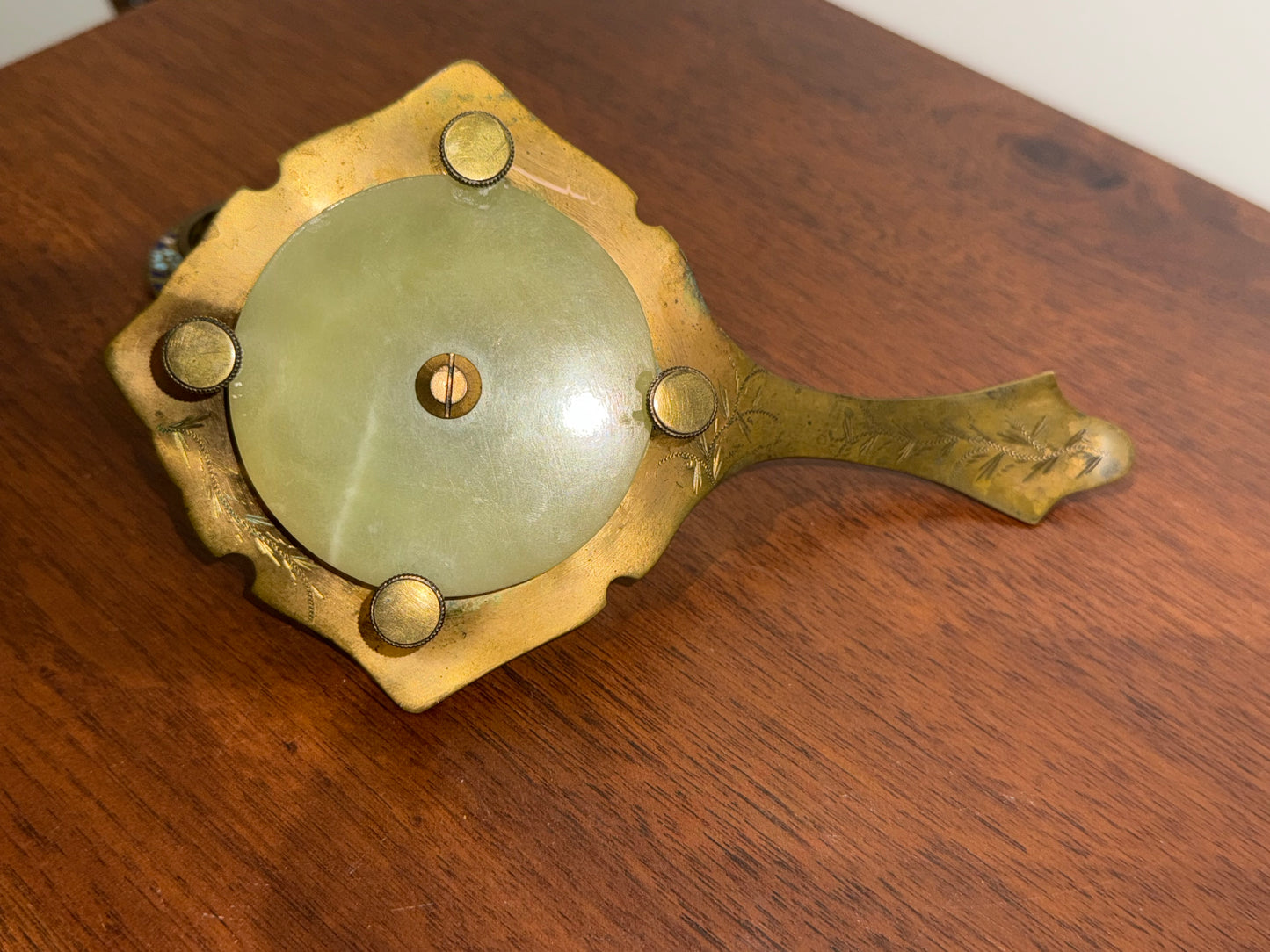 Bougeoir en bronze émaillé cloisonné sur socle en onyx