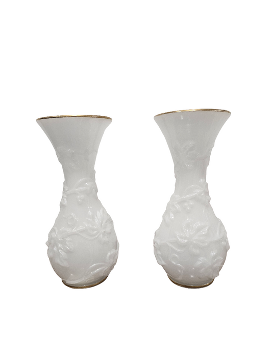 Paire de vase en opaline blanches