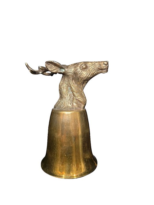 Verre en laiton à motif de cerf – style chasseur