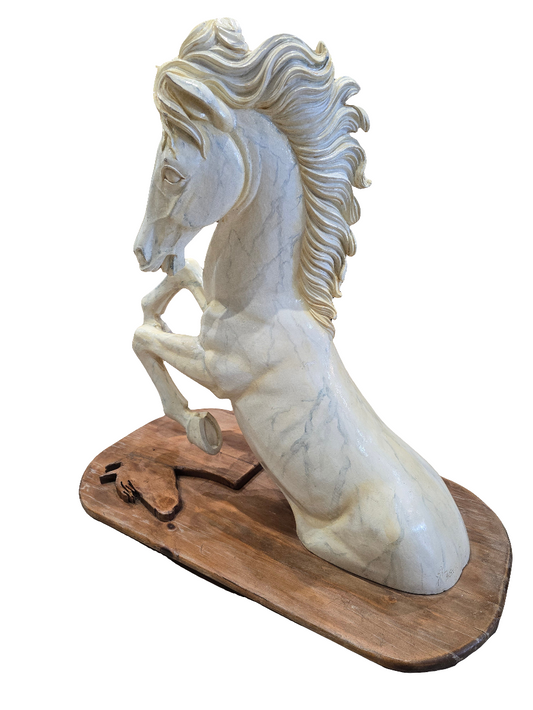 Sculpture en résine d’un cheval cabré – Signée Sanson Jofral – Pièce unique sur socle bois