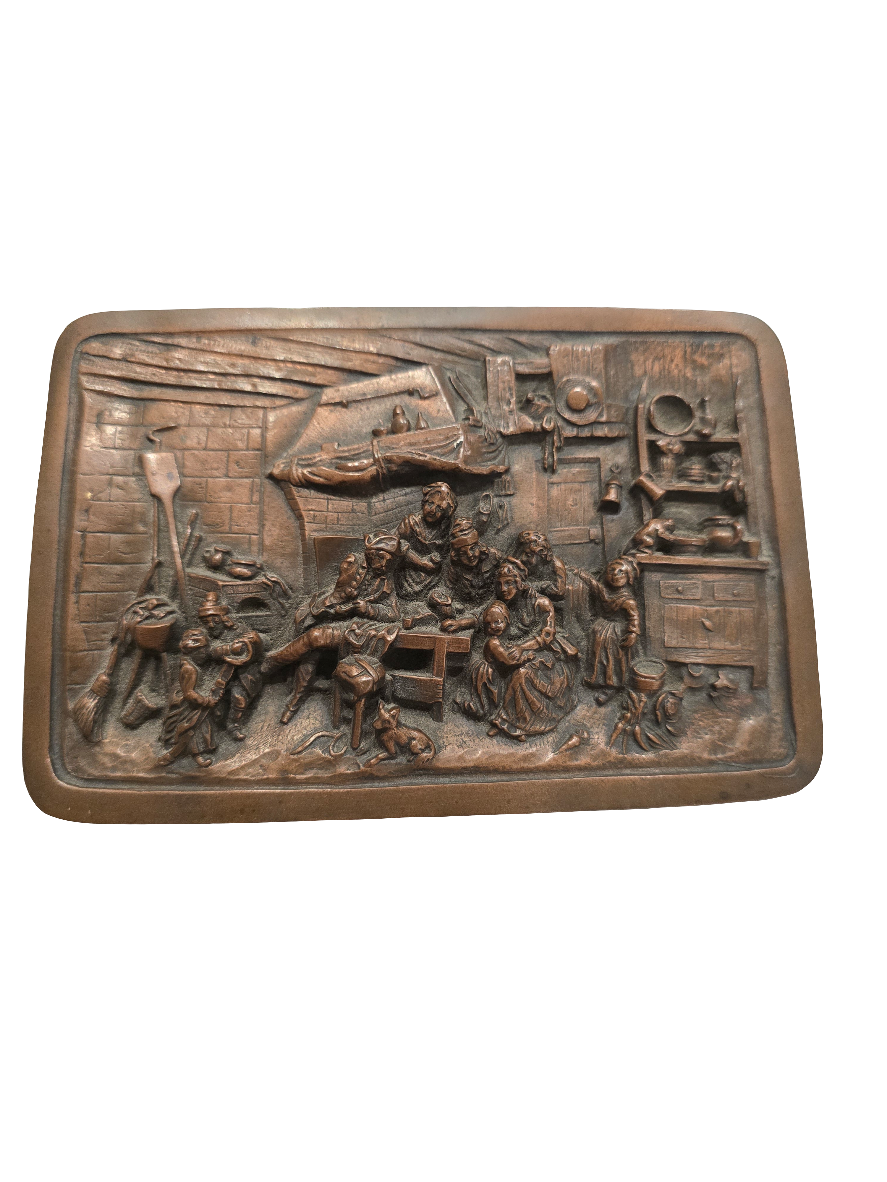 Plaque en cuivre repoussé