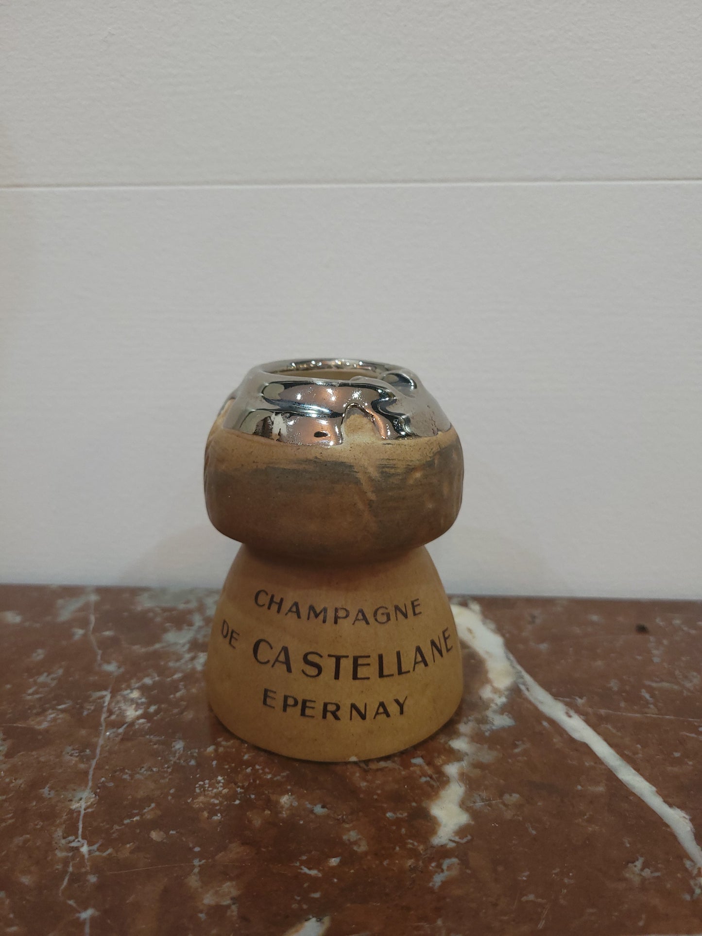 Cendrier publicitaire en céramique – Champagne de Castellane Épernay