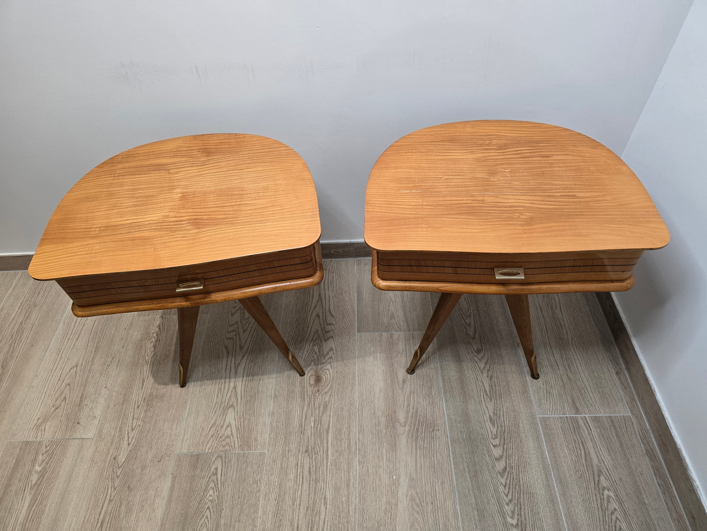 Paire de table de chevet vintage tripode