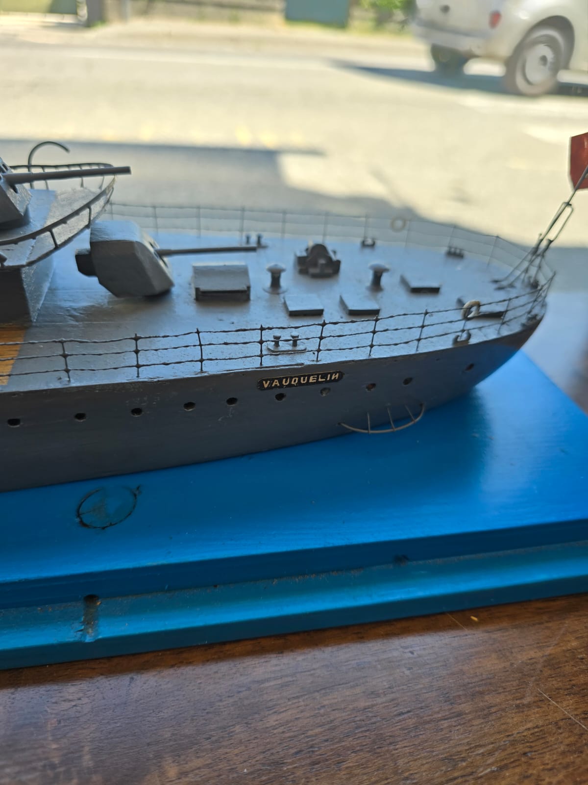 Maquette artisanale de l'anti-torpilleur français Vauquelin