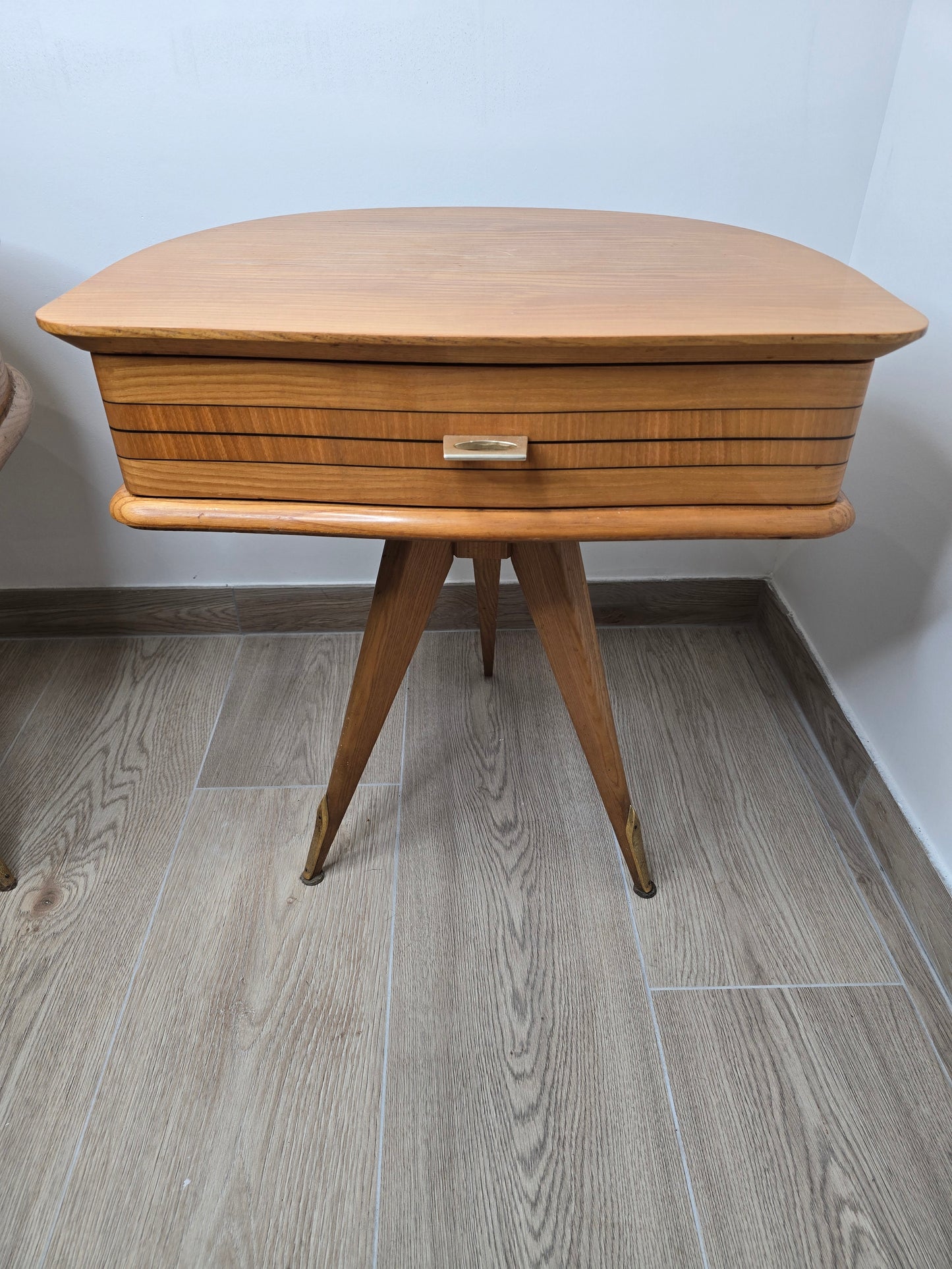 Paire de table de chevet vintage tripode