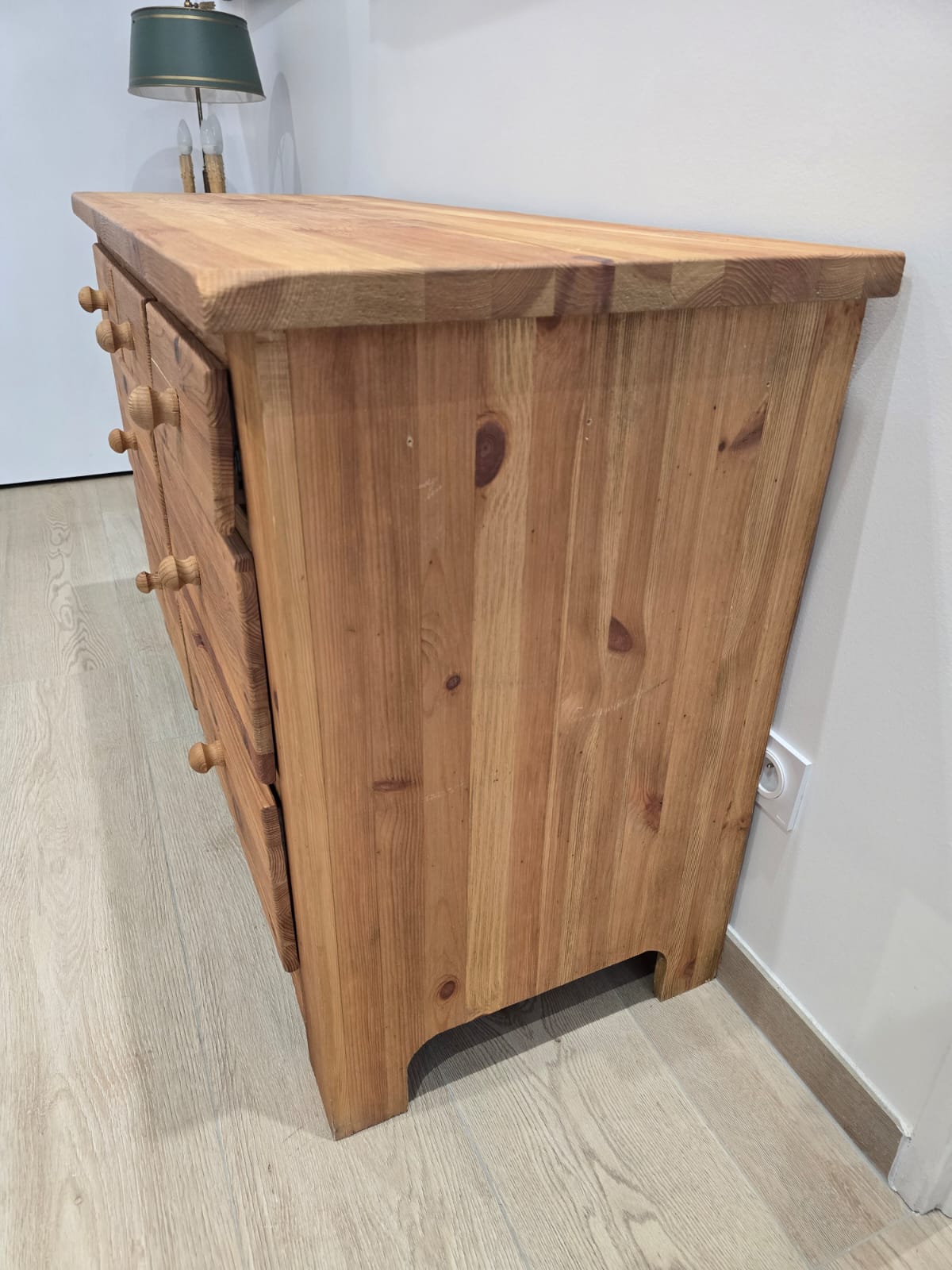 Commode rustique en pin massif