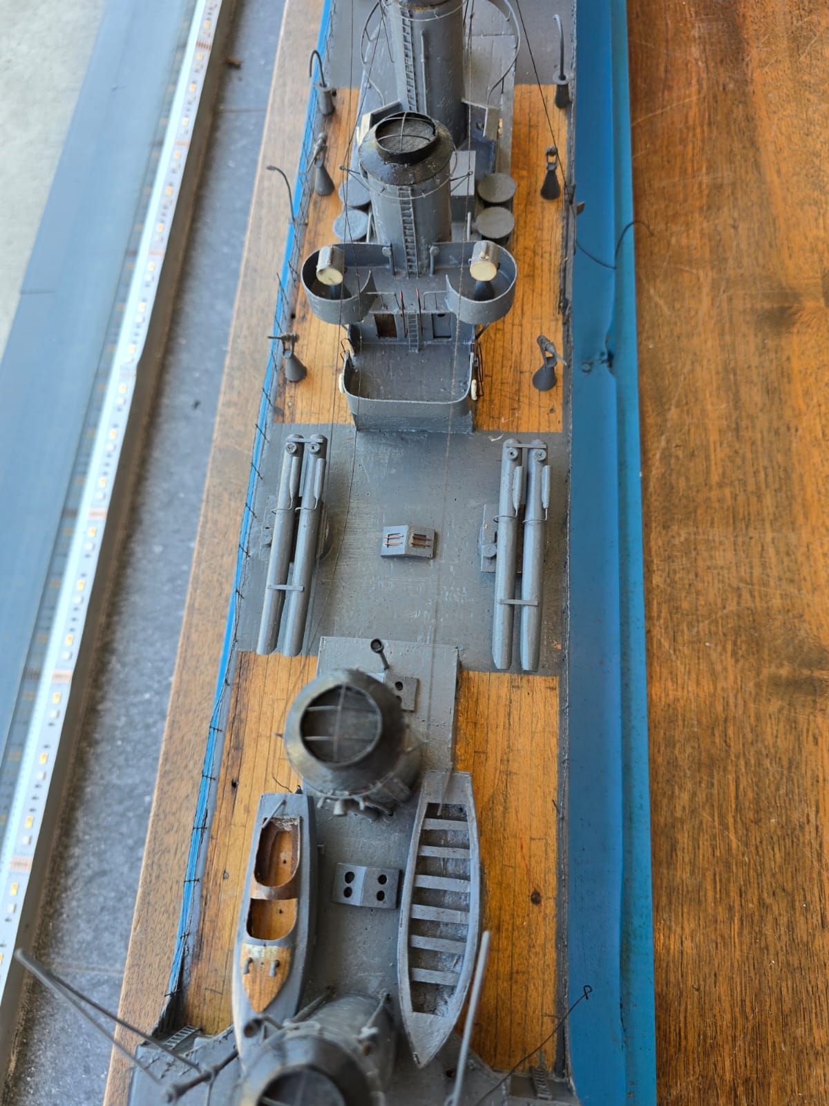 Maquette artisanale de l'anti-torpilleur français Vauquelin