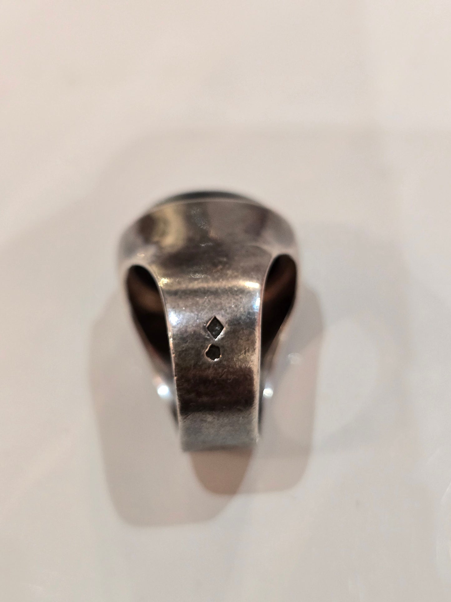 Bague vintage en argent et hématite cabochon