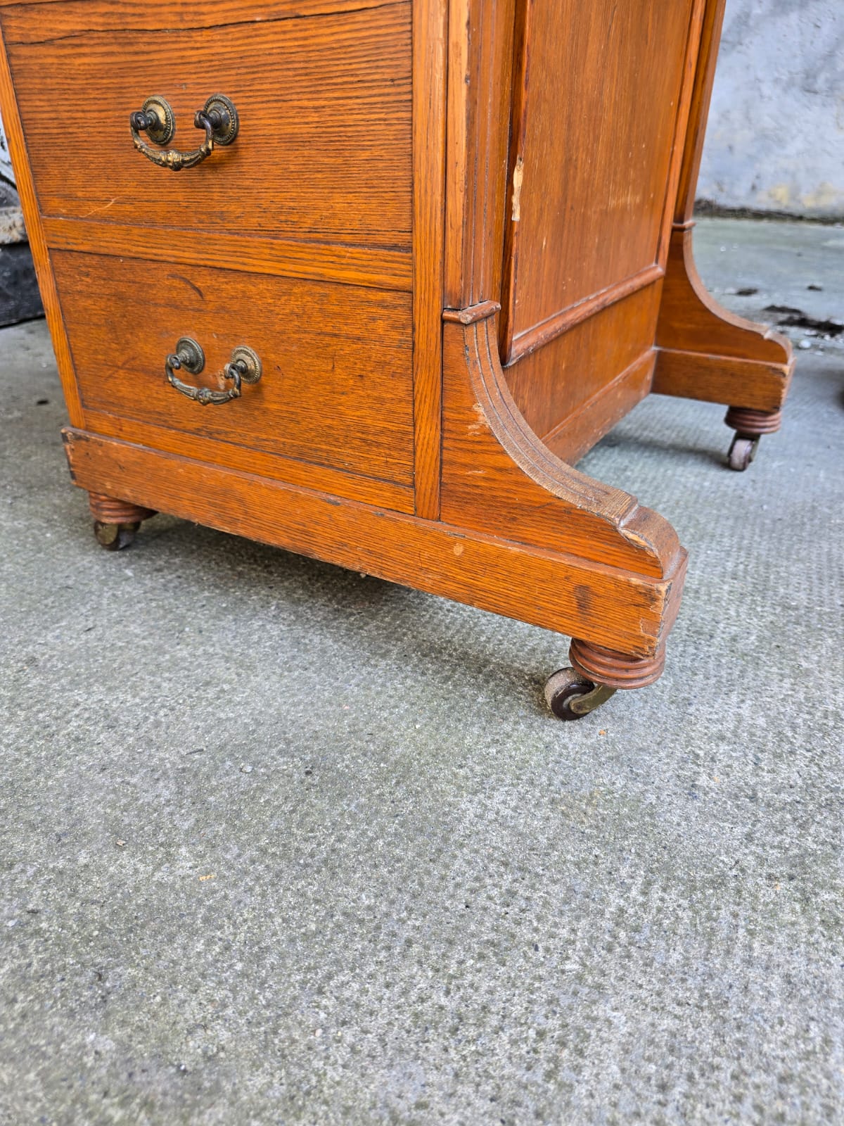 Bureau Davenport ancien en chêne