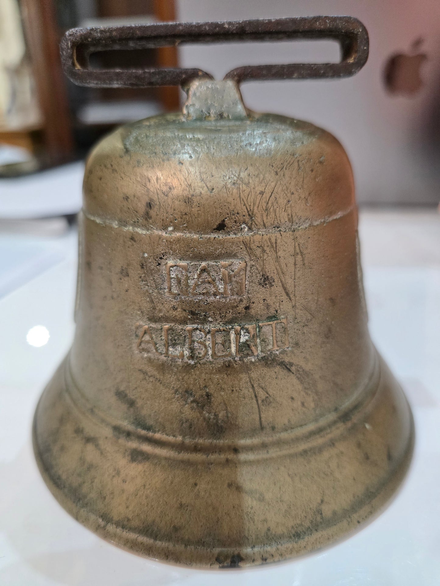 Cloche savoyarde commémorative en bronze – 1879