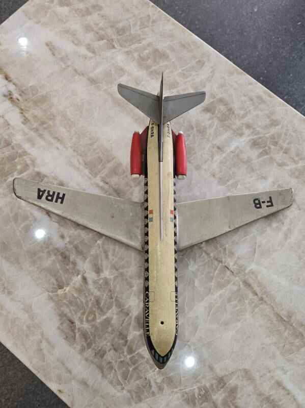 Avion maquette vintage "Caravelle" en métal – modèle Artois F-BHRA