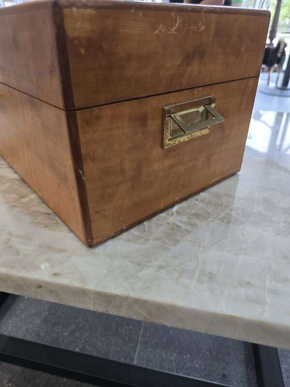 Cave à cigares vintage en bois – Hygromètre intégré et clé