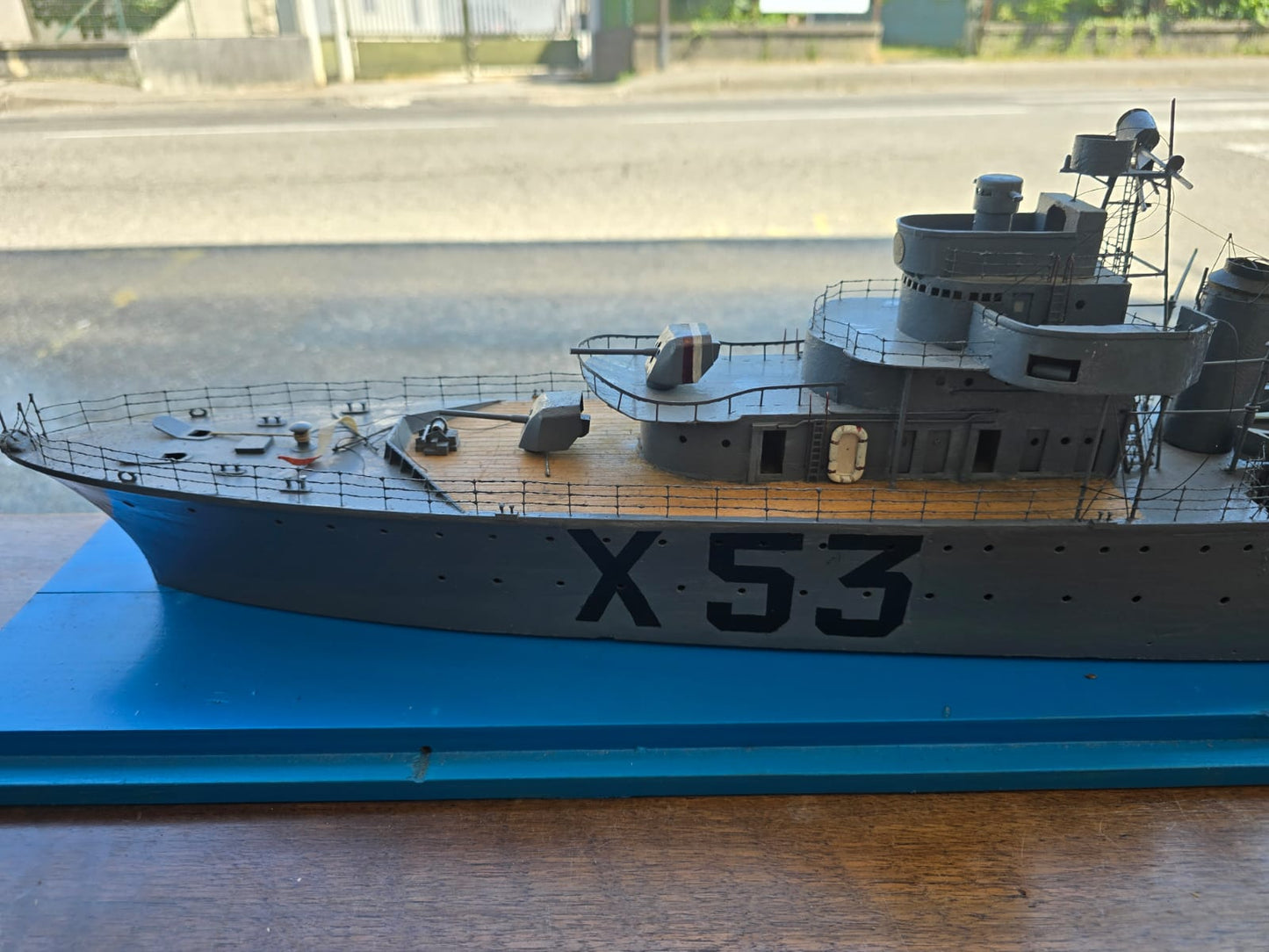 Maquette artisanale de l'anti-torpilleur français Vauquelin