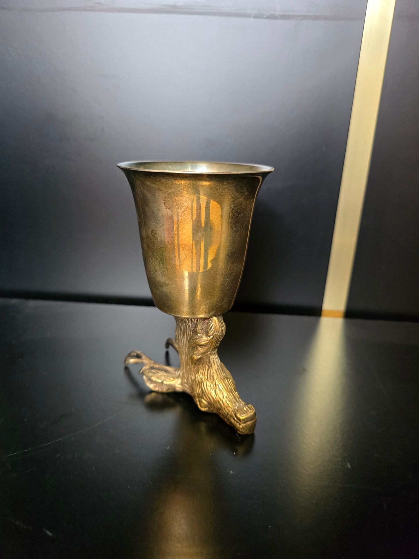 Verre en laiton à motif de cerf – style chasseur