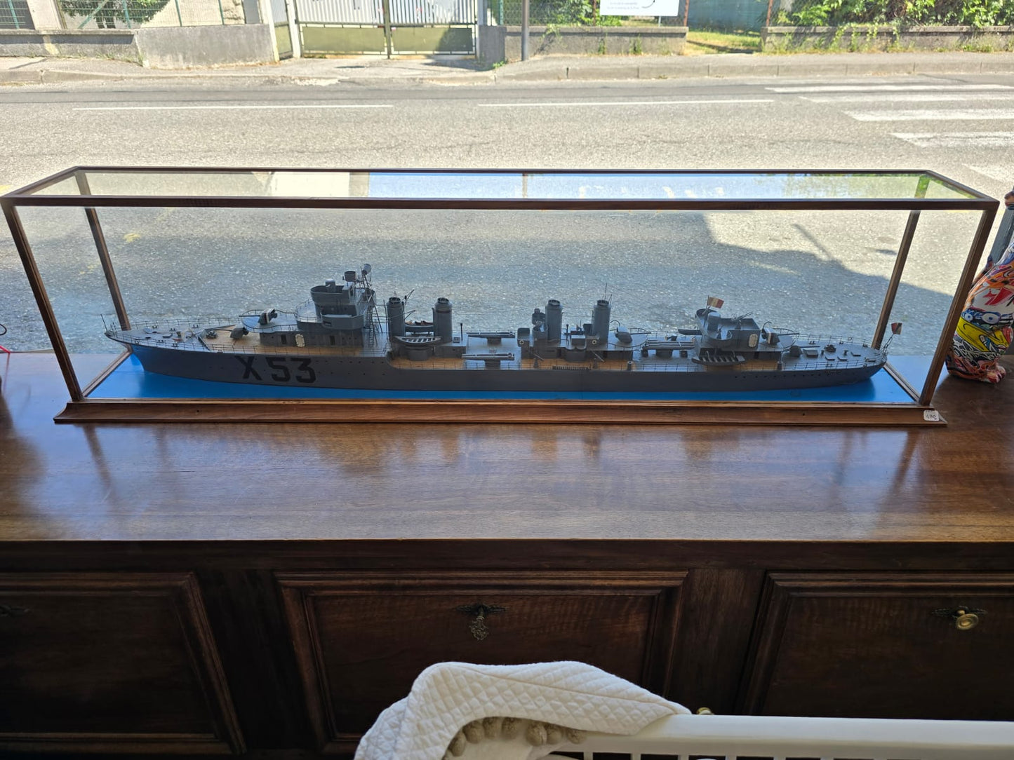 Maquette artisanale de l'anti-torpilleur français Vauquelin