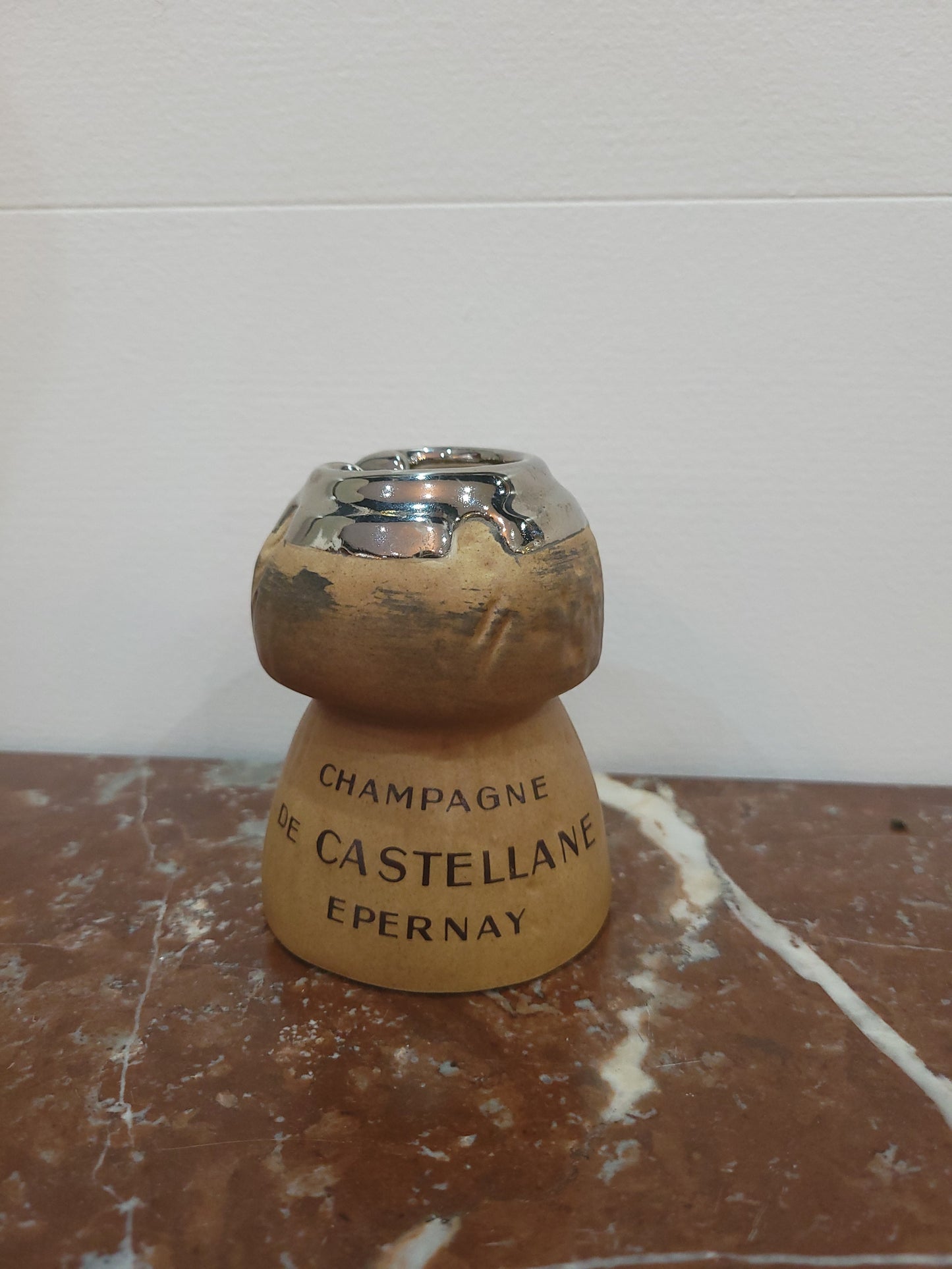 Cendrier publicitaire en céramique – Champagne de Castellane Épernay