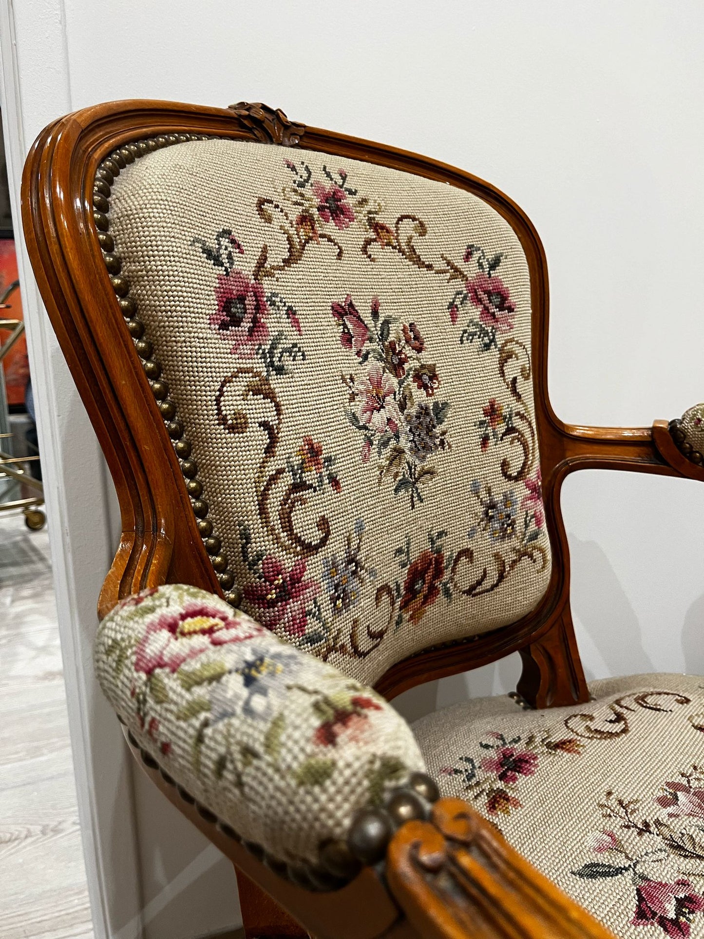 Fauteuils tapissés style Louis XV