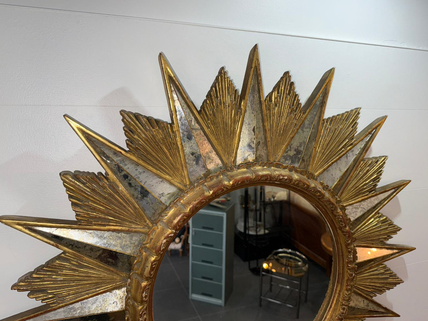Miroir soleil doré à rayons en bois vintage