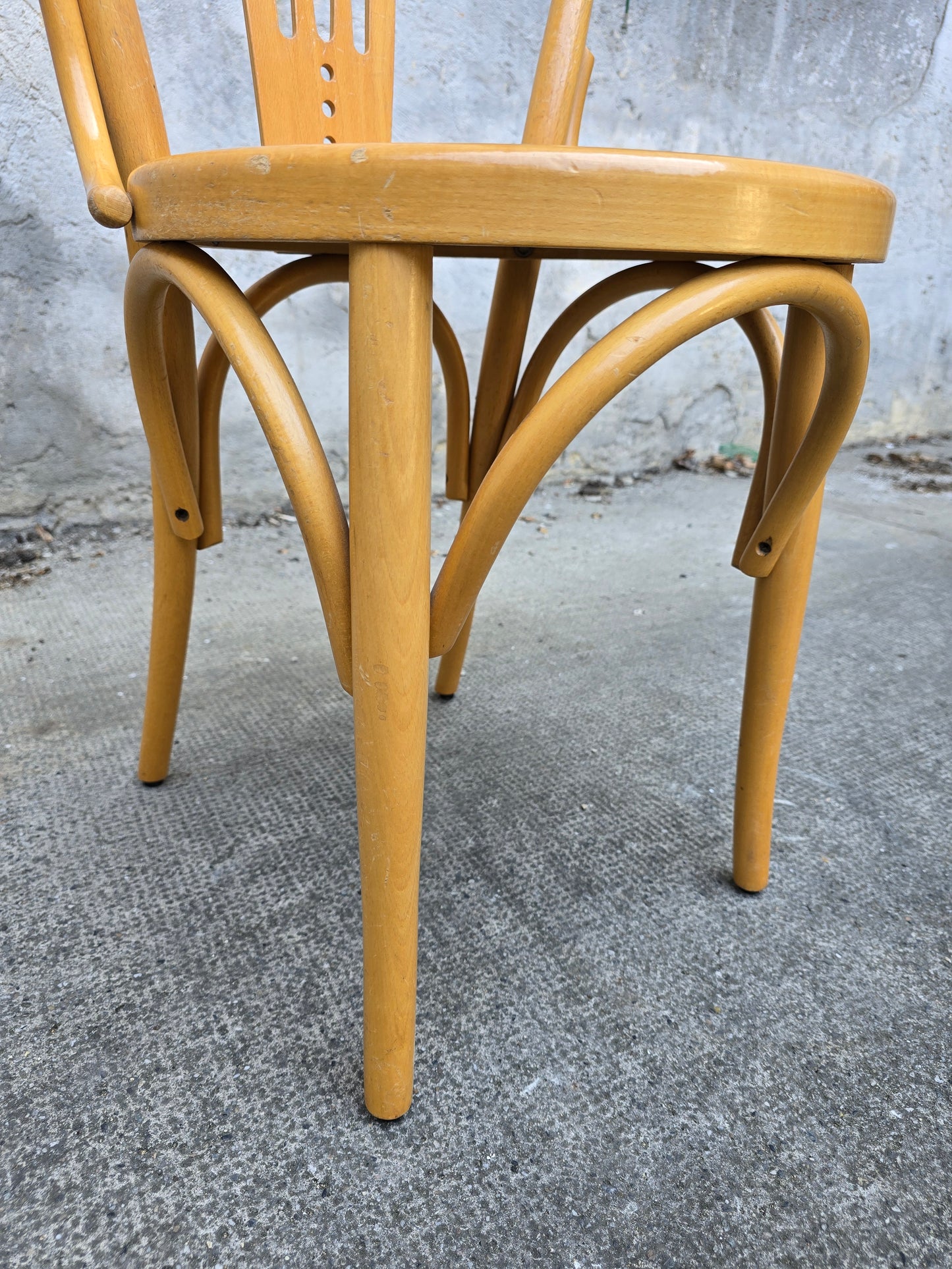Chaise bistrot en bois cintré- type Thonet
