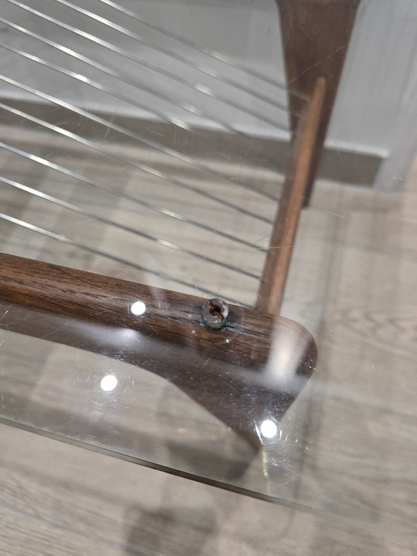 Table basse vintage en bois et verre – Design scandinave
