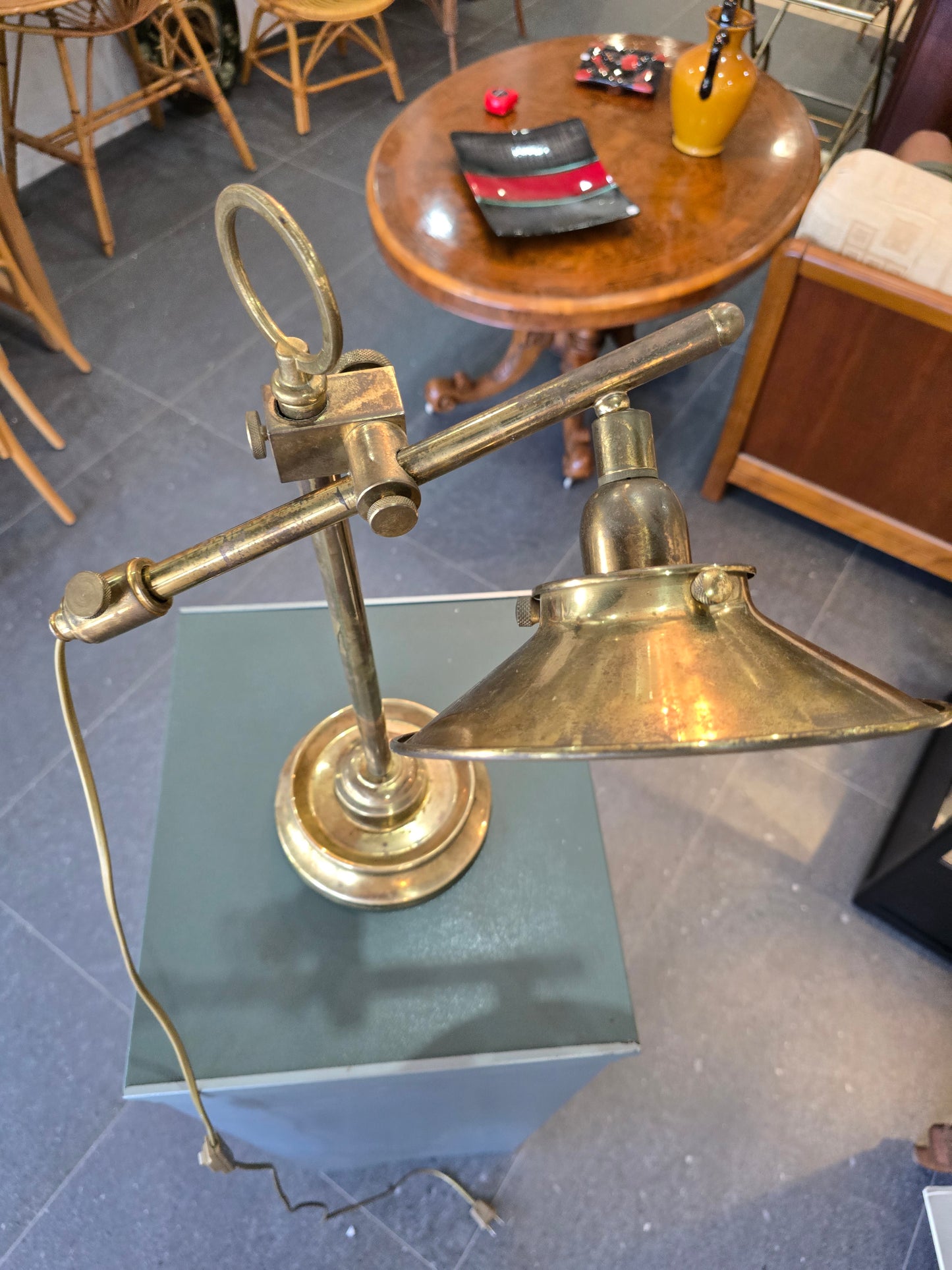 Lampe articulée en laiton ( medecin, ingénieur) Style industriel, 1950