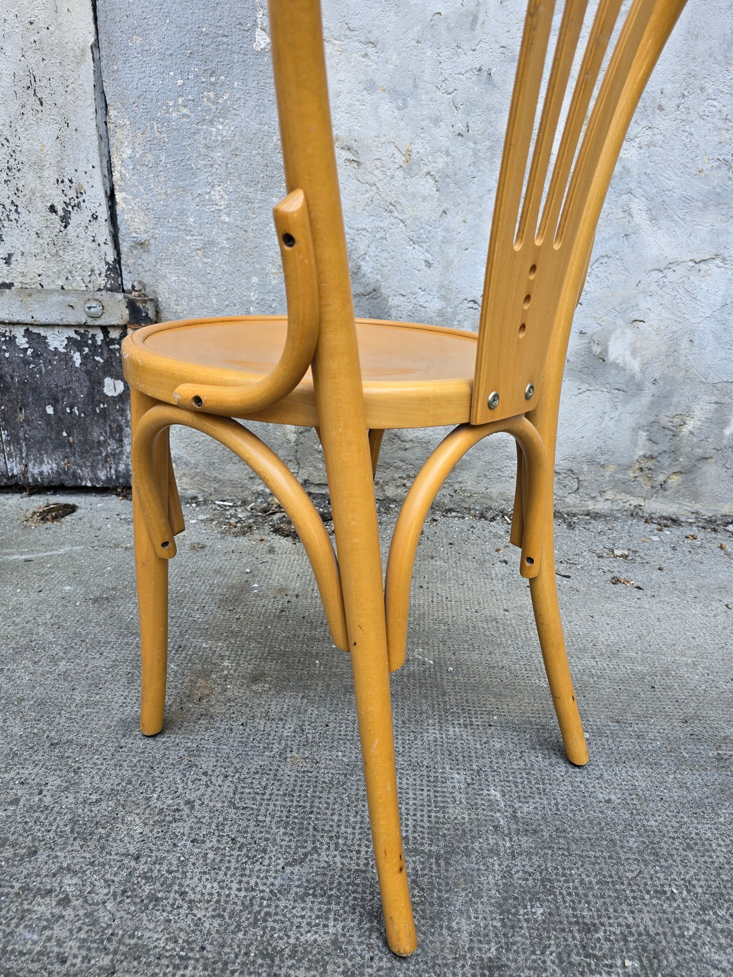 Chaise bistrot en bois cintré- type Thonet